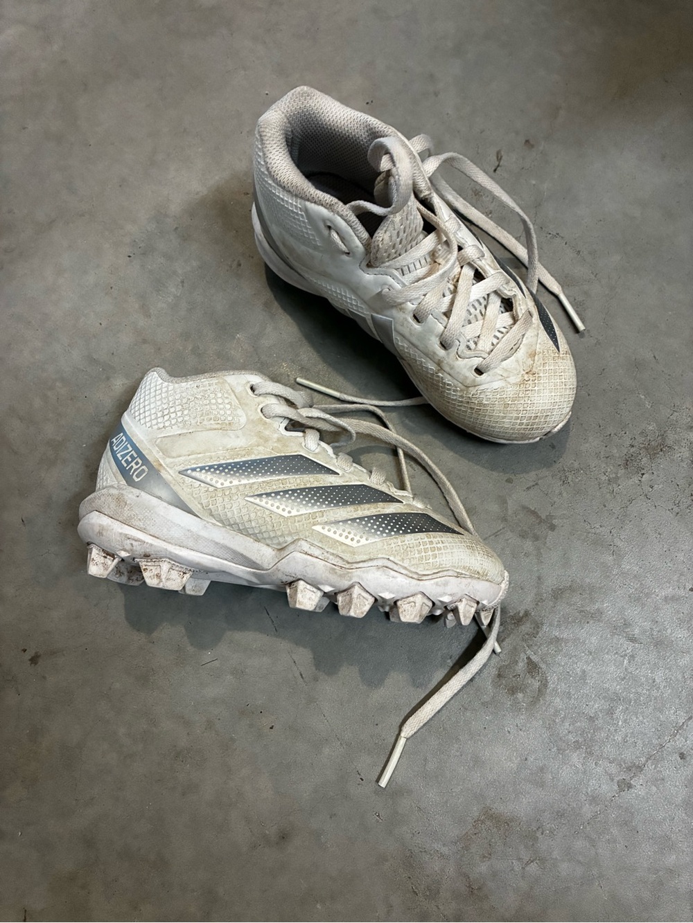 adidas Kids whit Cleats